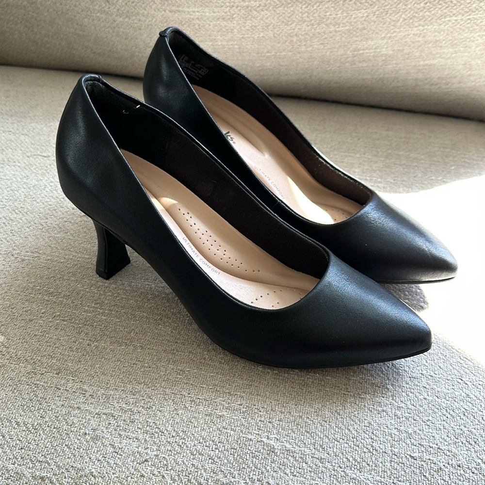 Clark’s Kataleyna Gem Pointed Toe Pump Black Wide Width